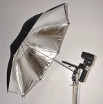 NISSIN4800GT flash med sølvparaply med M026 montering